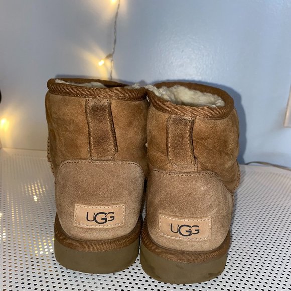 UGG Classic Mini Boot - Picture 1 of 9